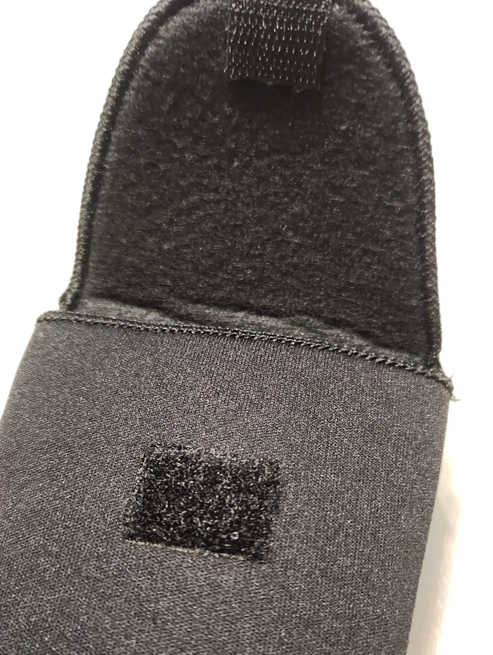 NWOT Bollé Neoprene sunglasses case w/detachable cord w/floating cushions & Clip